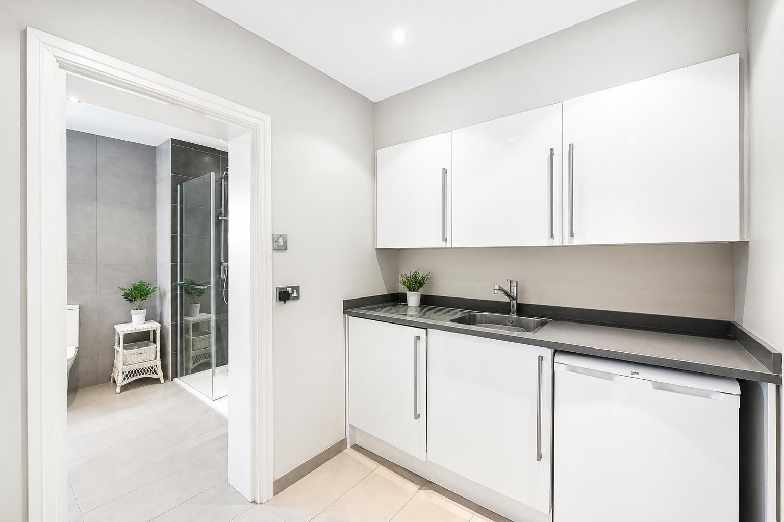 Gassiot Way, Sutton